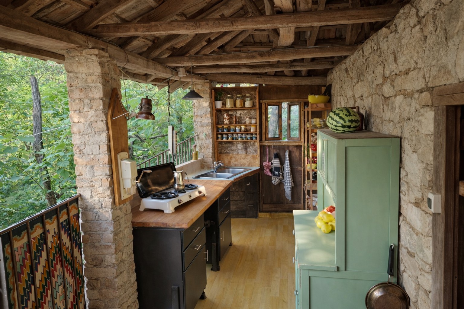 Sfeervolle verlichting in glamping tent PasneserPark